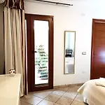 Giarranas House - With Coutyard Διαμέρισμα