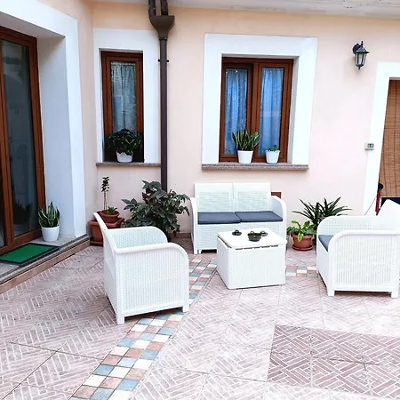 Giarranas House - With Coutyard *